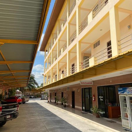 Jirasin Hotel & Apartment Ranong Exterior foto